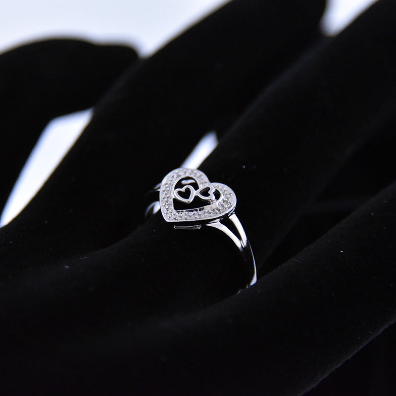 10kt White Gold Hearts Ring